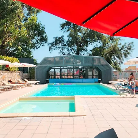 By 호텔 피날레리구레