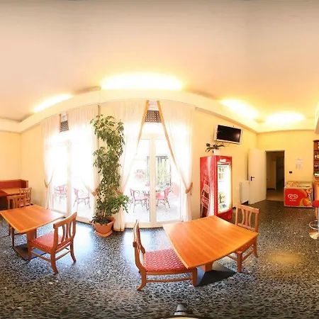 Hotel By 3*